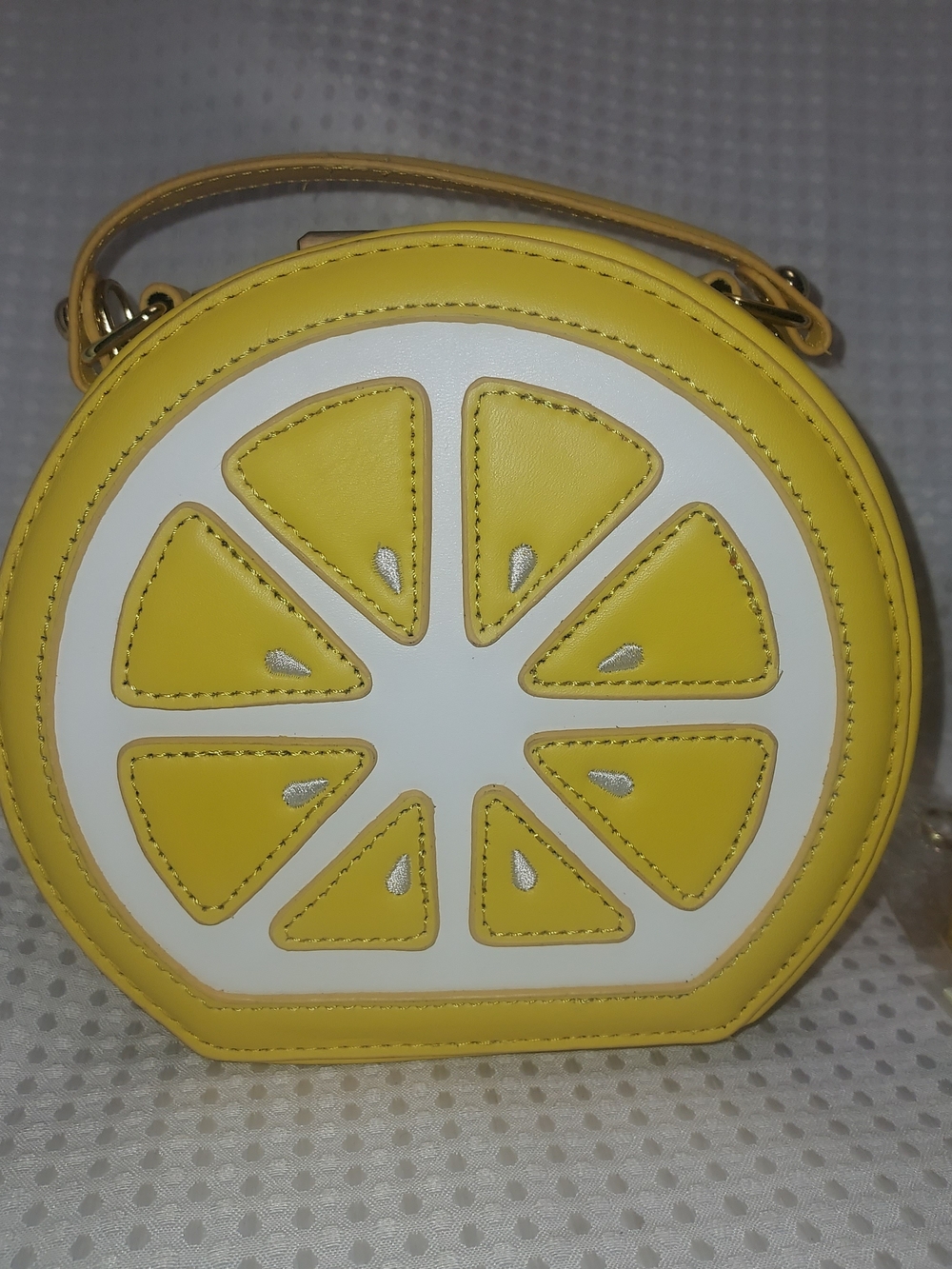 Source Unknown Yellow and White Lemon Slice Round Mini Crossbody Bag
